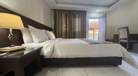 Standard Single room /  Half Board ....( Breakfast & Dinner )